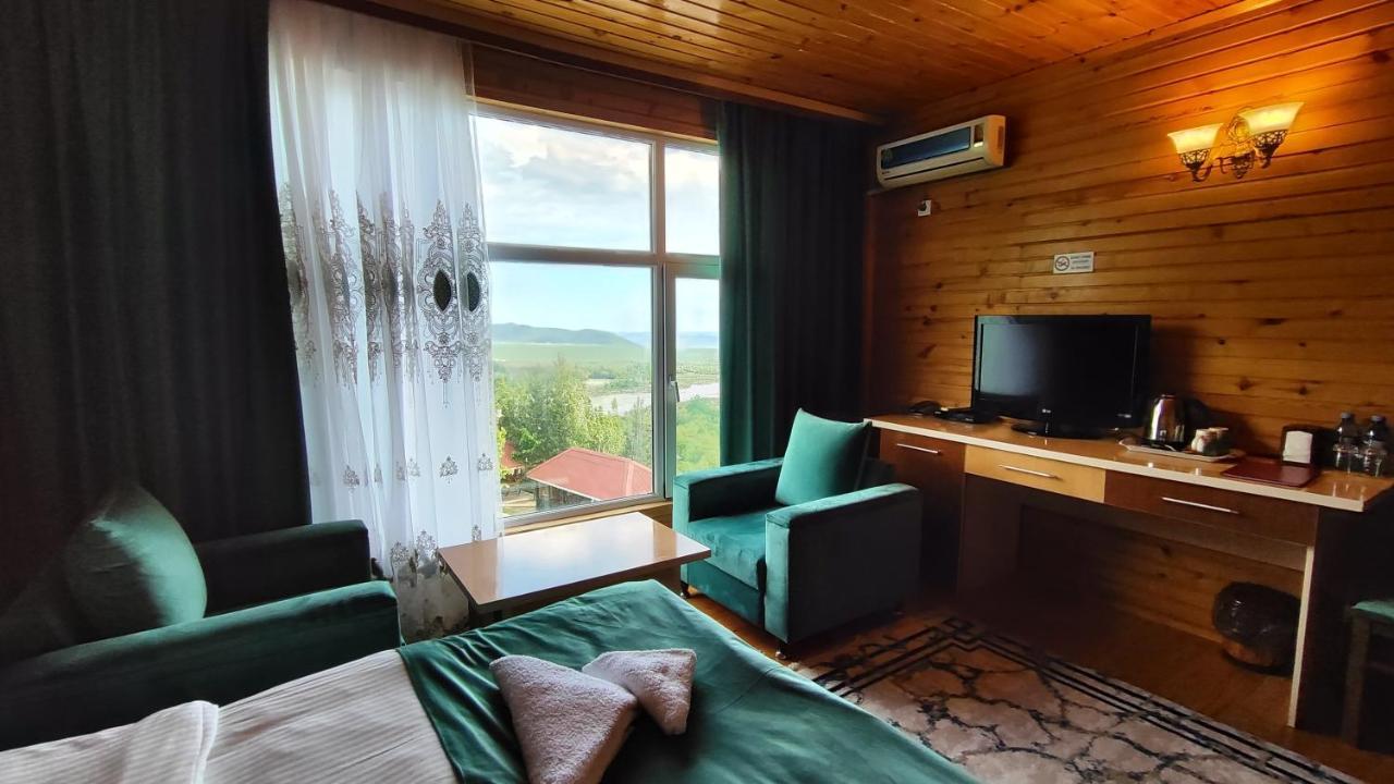 Kungut Hotel & Restaurant Şǝki Extérieur photo